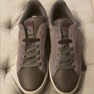 Men’s Puma Suede sneakers size12